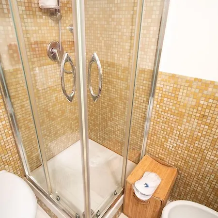 Gaudio 53 - Loft In Center Санремо